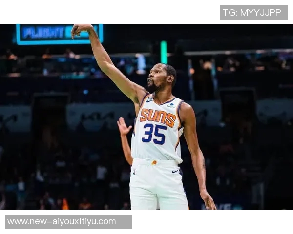 杜兰特赞阿门持球能力出色三分球自信决策无懈可击